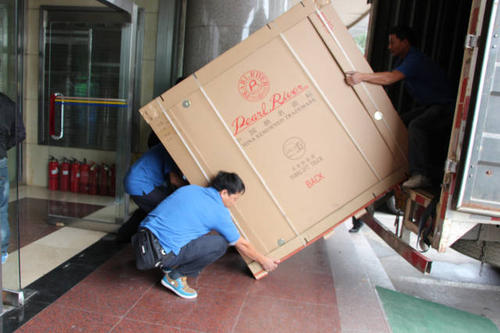 平果钢琴贵重工艺品无忧运